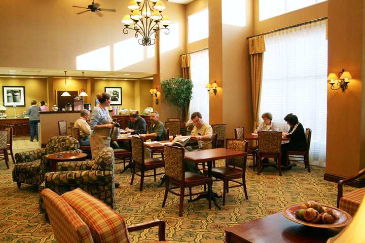 Hampton & I-10 N At Town Plaza 3* Ferry Pass