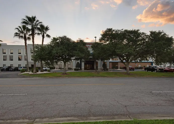 Hampton Inn & Suites Pensacola I-10 N At University Town Plaza