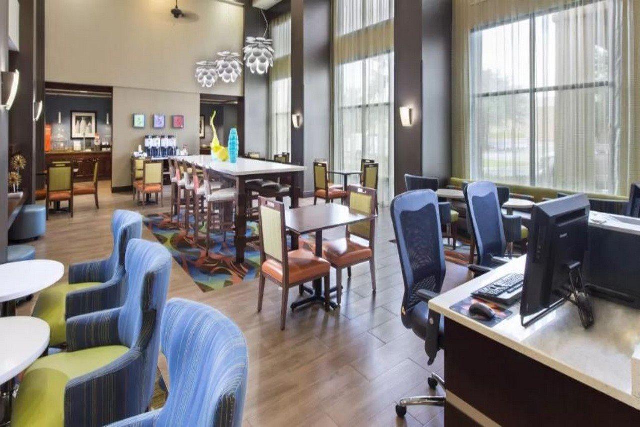 Hampton & Pensacola I-10 N At Town Plaza 3* Ferry Pass