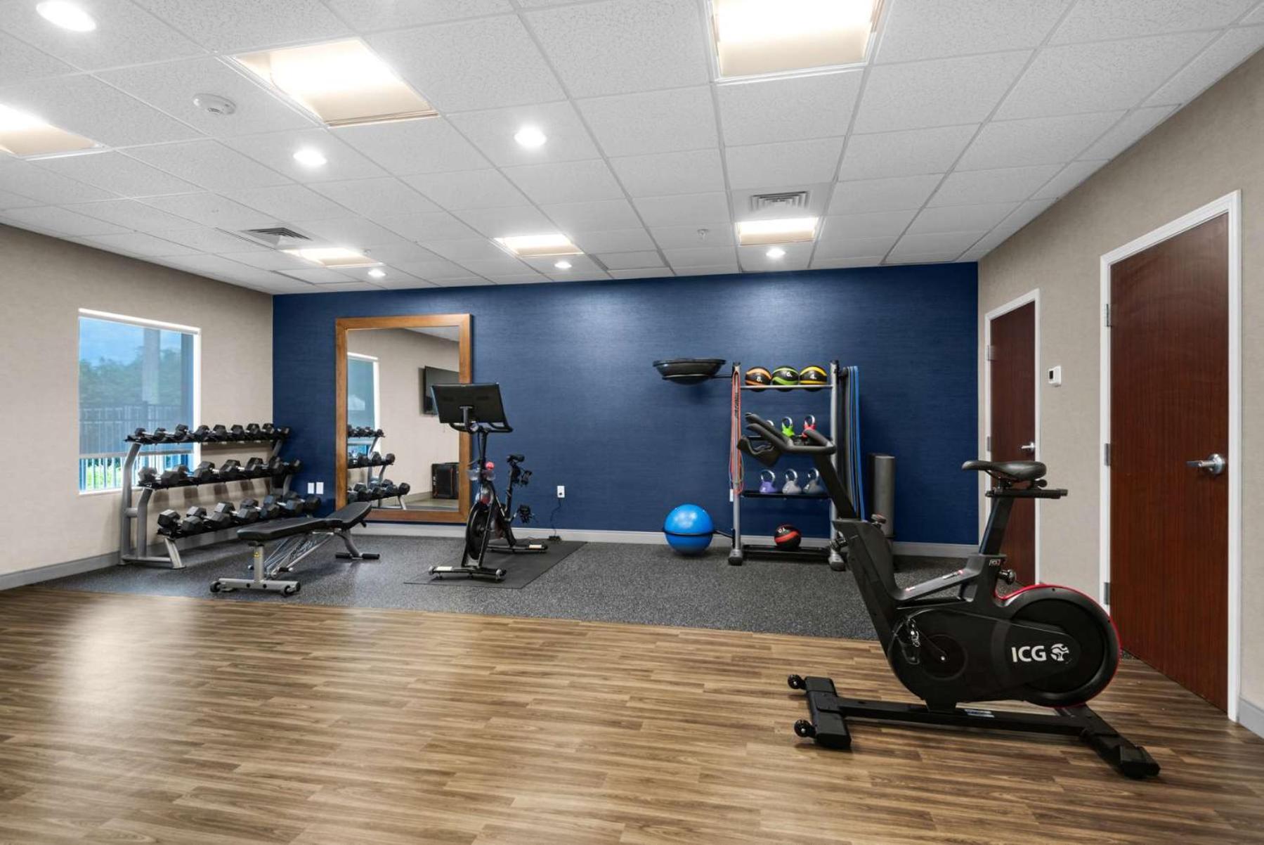 Hotel Hampton & Pensacola I-10 N At Town Plaza 3*