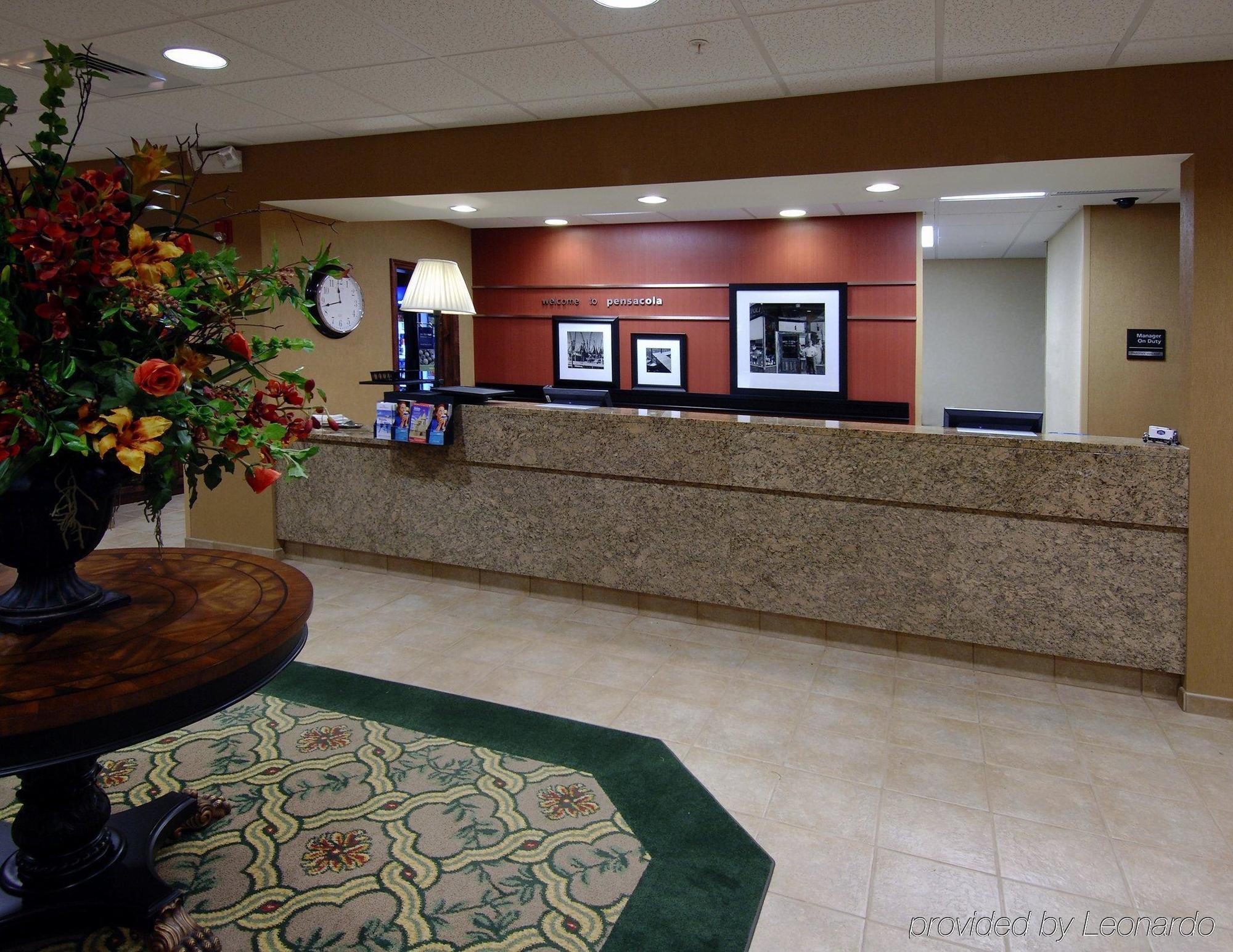 Hotel Hampton & Pensacola I-10 N At Town Plaza 3*