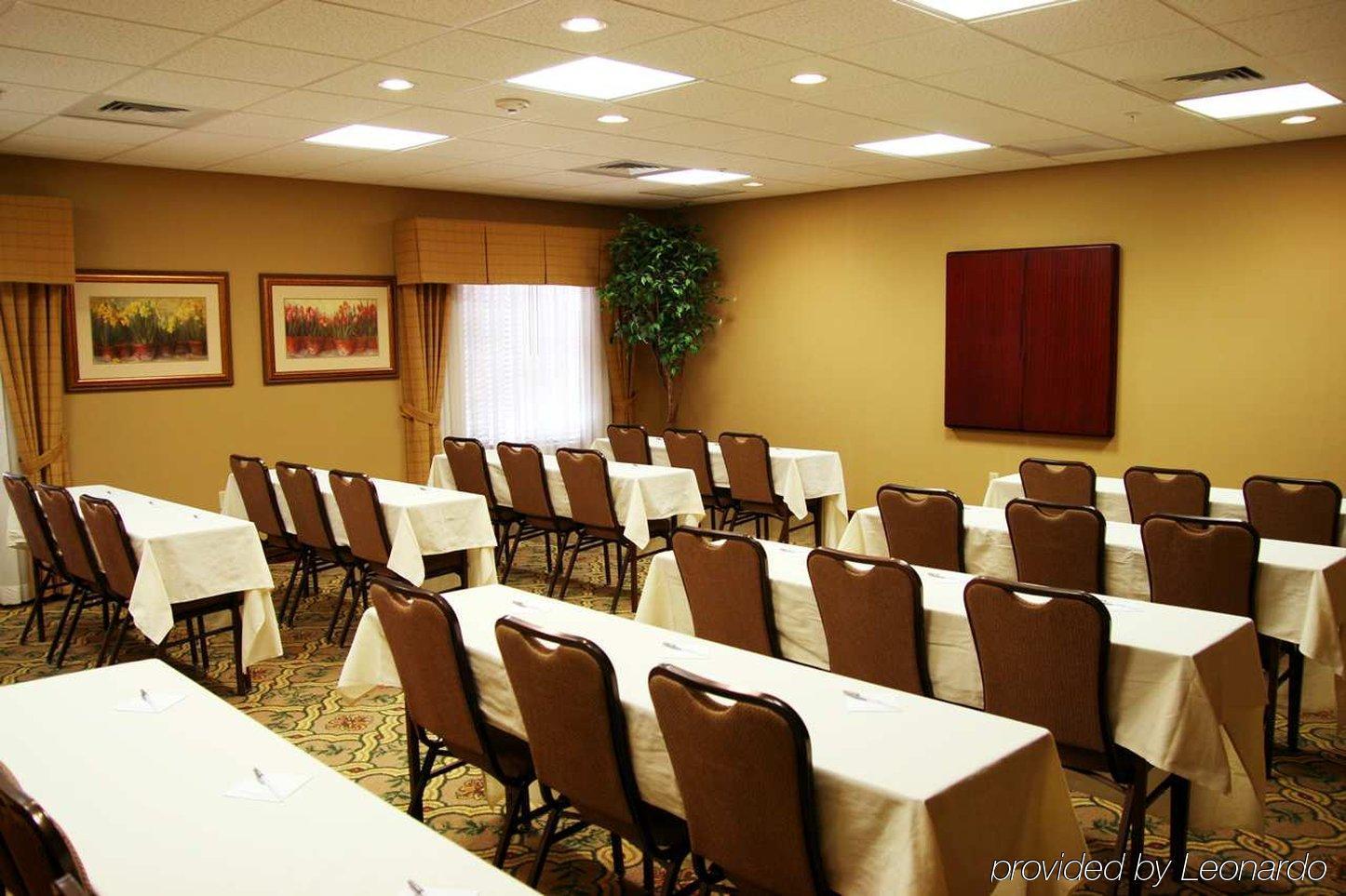 Hampton & Pensacola I-10 N At Town Plaza Hotel